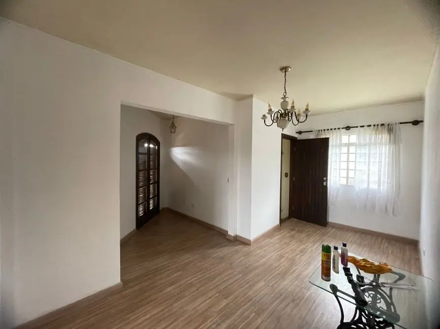 Foto 8 de Casa com 3 quartos à venda e para alugar, 234m2 em Jardim Semiramis, Cotia - SP
