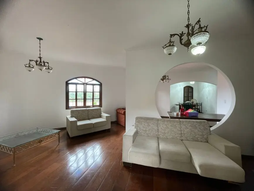 Foto 1 de Casa com 3 quartos à venda e para alugar, 234m2 em Jardim Semiramis, Cotia - SP