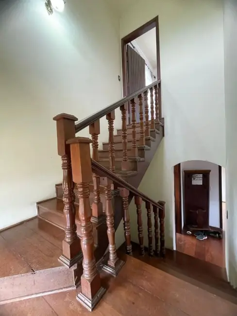 Foto 4 de Casa com 3 quartos à venda e para alugar, 234m2 em Jardim Semiramis, Cotia - SP