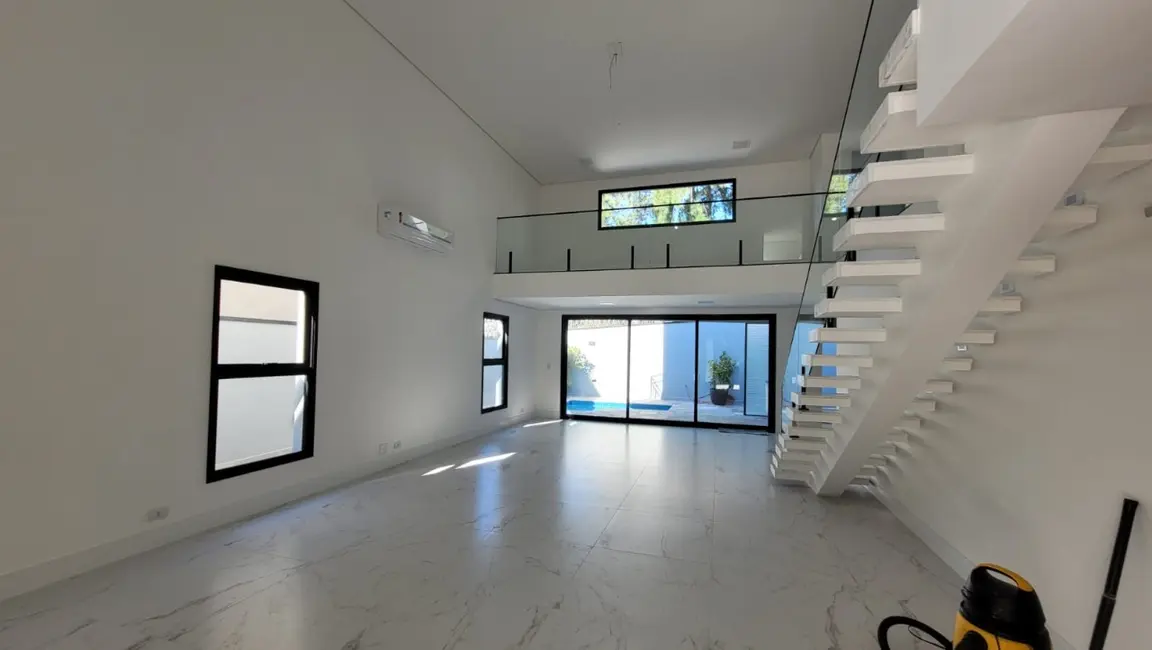 Foto 3 de Casa de Condomínio com 4 quartos à venda, 340m2 em Alphaville, Santana De Parnaiba - SP