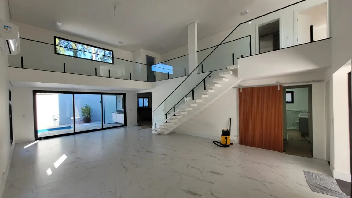 Foto 1 de Casa de Condomínio com 4 quartos à venda, 340m2 em Alphaville, Santana De Parnaiba - SP