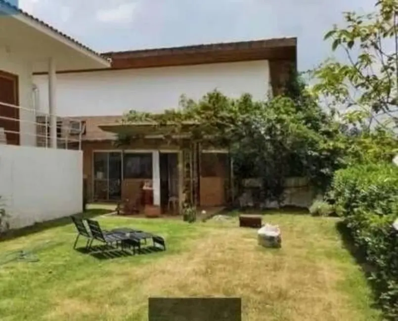 Foto 1 de Casa de Condomínio com 3 quartos à venda, 280m2 em Chácara dos Junqueiras, Carapicuiba - SP