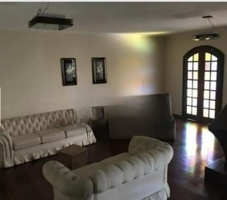 Chácara com 6 quartos à venda, 2000m2 em Três Montanhas, Osasco - SP - imagem 7 Foto 7 de Chácara com 6 quartos à venda, 2000m2 em Três Montanhas, Osasco - SP