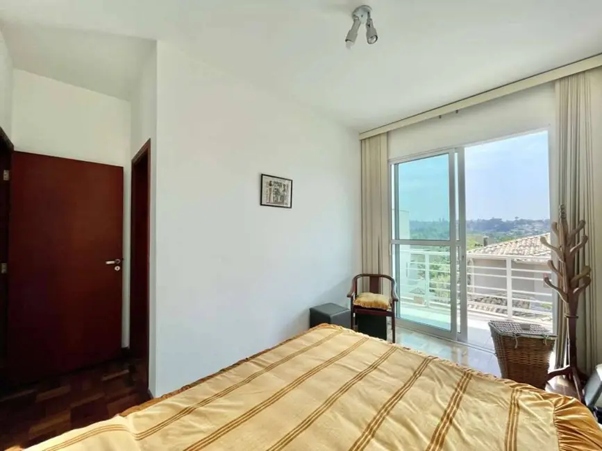 Casa de Condomínio com 6 quartos à venda, 1200m2 em Golf Park, Carapicuiba - SP - imagem 8 Foto 8 de Casa de Condomínio com 6 quartos à venda, 1200m2 em Golf Park, Carapicuiba - SP