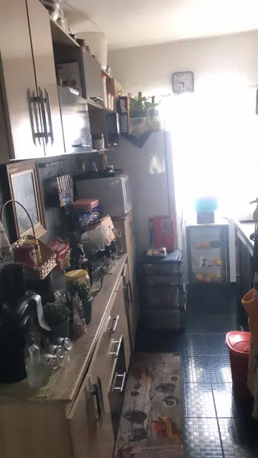 Foto 4 de Apartamento com 2 quartos à venda e para alugar, 51m2 em Carapicuiba - SP