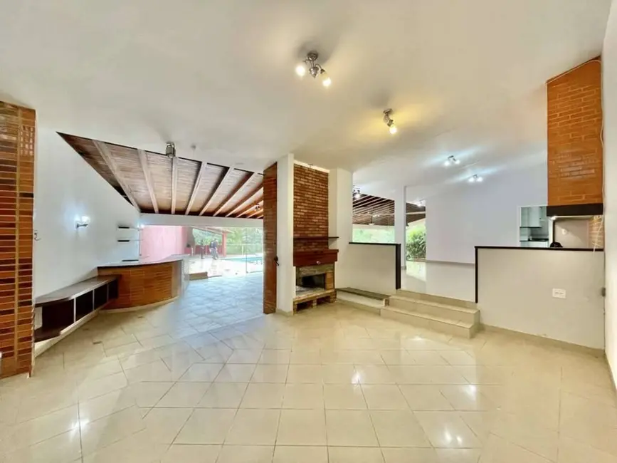 Casa de Condomínio com 4 quartos à venda, 409m2 em Chácara São João, Carapicuiba - SP - imagem 3 Foto 3 de Casa de Condomínio com 4 quartos à venda, 409m2 em Chácara São João, Carapicuiba - SP