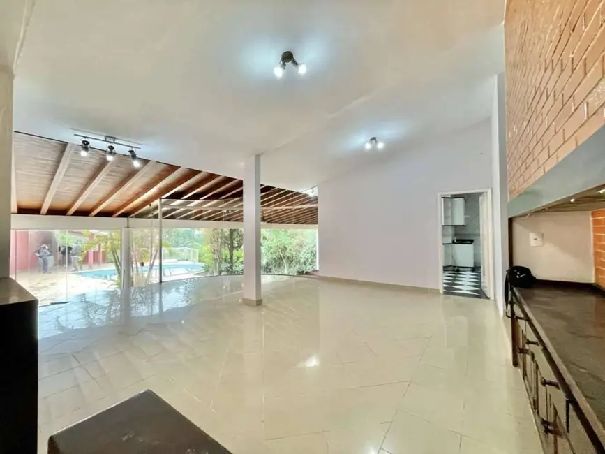 Casa de Condomínio com 4 quartos à venda, 409m2 em Chácara São João, Carapicuiba - SP - imagem 4 Foto 4 de Casa de Condomínio com 4 quartos à venda, 409m2 em Chácara São João, Carapicuiba - SP