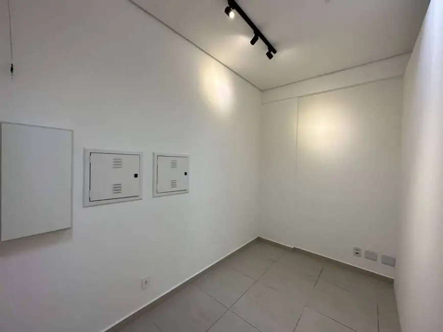 Foto 9 de Sala Comercial à venda e para alugar, 56m2 em Granja Viana, Cotia - SP