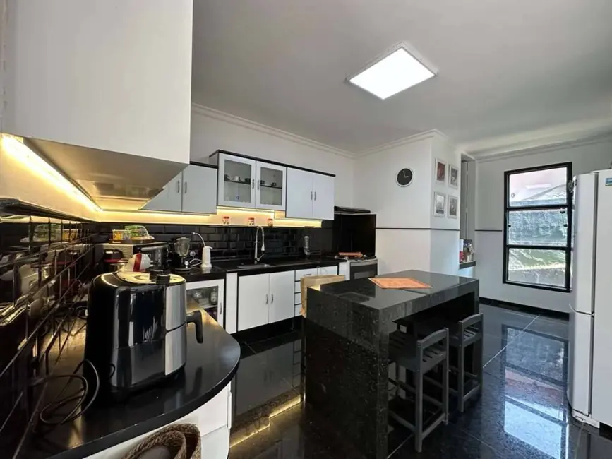 Foto 6 de Casa de Condomínio com 3 quartos à venda, 460m2 em Jardim do Golf I, Jandira - SP
