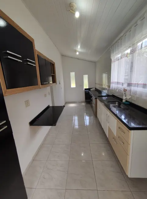 Casa de Condomínio com 3 quartos para alugar, 170m2 em Vargem Grande Paulista - SP - imagem 5 Foto 5 de Casa de Condomínio com 3 quartos para alugar, 170m2 em Vargem Grande Paulista - SP