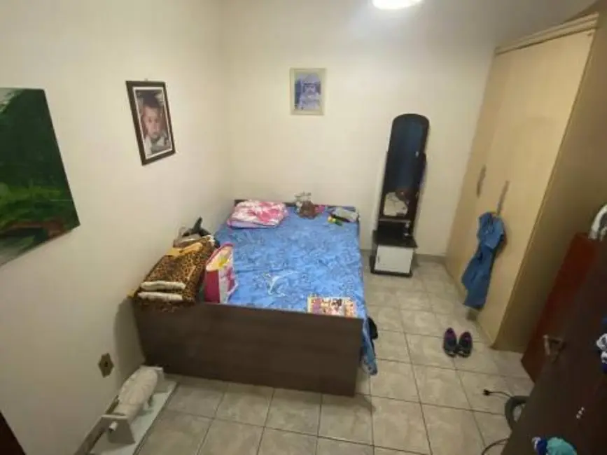 Casa com 4 quartos à venda, 200m2 em Jardim Elvira, Osasco - SP - imagem 6 Foto 6 de Casa com 4 quartos à venda, 200m2 em Jardim Elvira, Osasco - SP