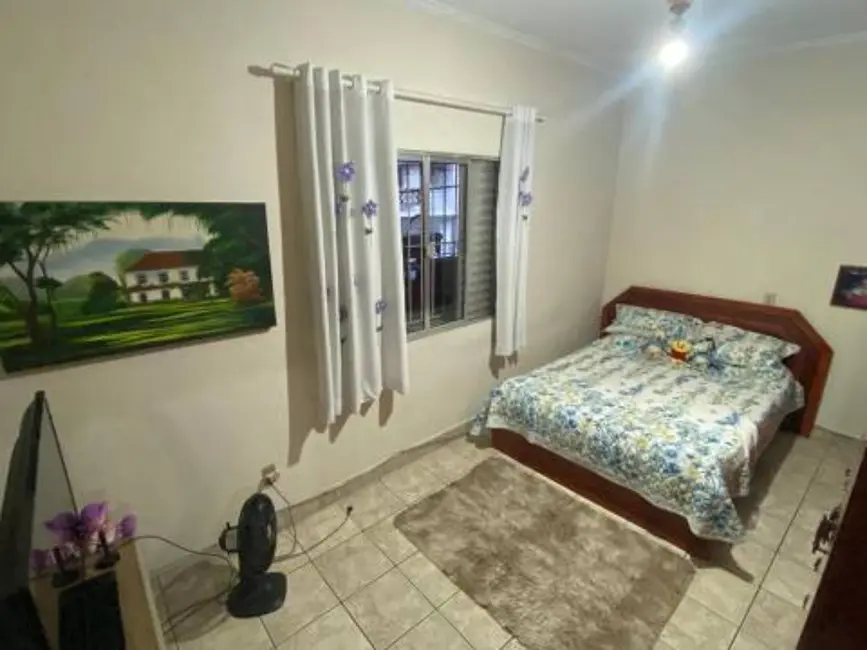 Casa com 4 quartos à venda, 200m2 em Jardim Elvira, Osasco - SP - imagem 5 Foto 5 de Casa com 4 quartos à venda, 200m2 em Jardim Elvira, Osasco - SP