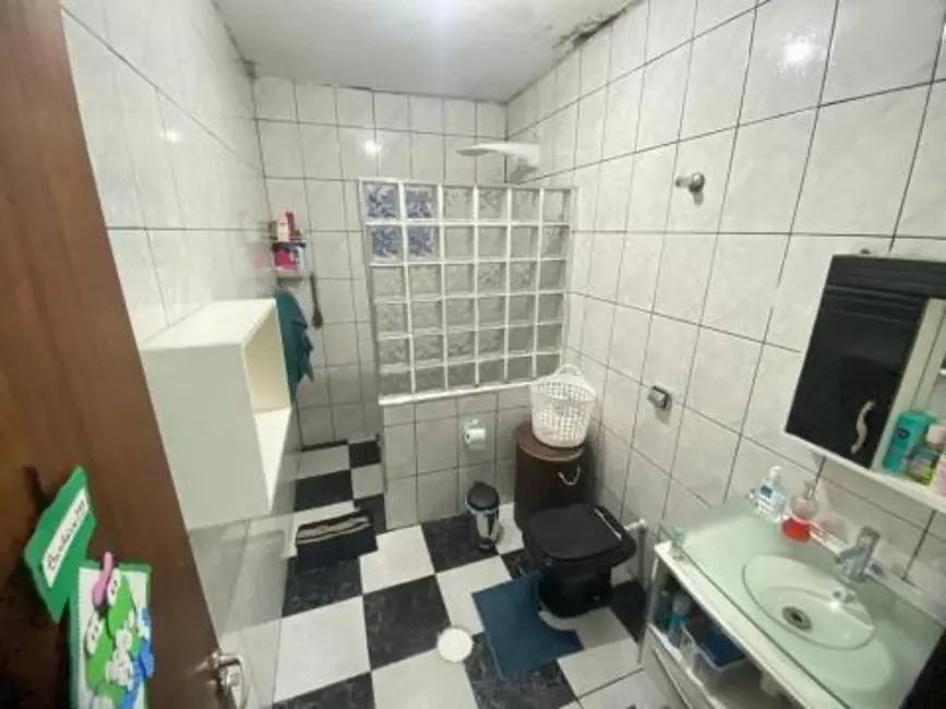 Casa com 4 quartos à venda, 200m2 em Jardim Elvira, Osasco - SP - imagem 9 Foto 9 de Casa com 4 quartos à venda, 200m2 em Jardim Elvira, Osasco - SP