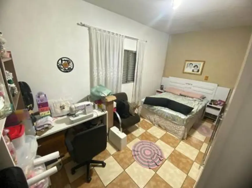 Casa com 4 quartos à venda, 200m2 em Jardim Elvira, Osasco - SP - imagem 8 Foto 8 de Casa com 4 quartos à venda, 200m2 em Jardim Elvira, Osasco - SP
