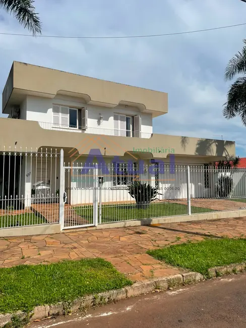 Foto 1 de Sobrado com 4 quartos à venda, 270m2 em Centro, Santo Angelo - RS