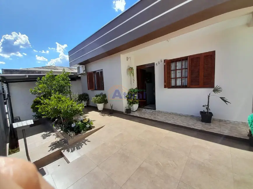 Foto 1 de Casa com 3 quartos à venda, 159m2 em Centro, Santo Angelo - RS