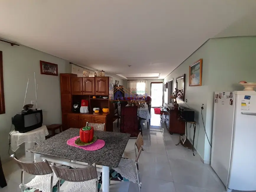 Casa com 3 quartos à venda, 159m2 em Centro, Santo Angelo - RS - imagem 3 Foto 3 de Casa com 3 quartos à venda, 159m2 em Centro, Santo Angelo - RS