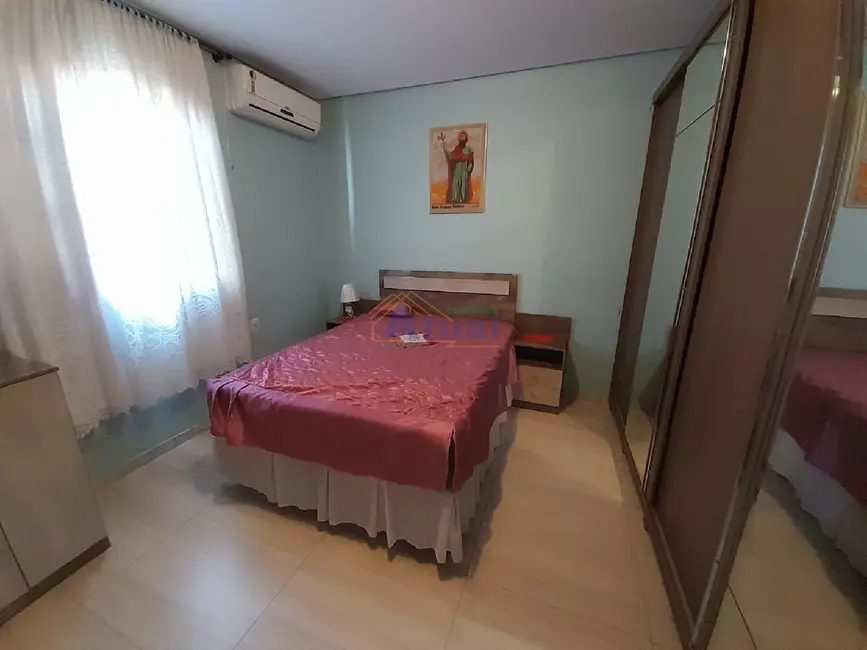 Casa com 3 quartos à venda, 159m2 em Centro, Santo Angelo - RS - imagem 7 Foto 7 de Casa com 3 quartos à venda, 159m2 em Centro, Santo Angelo - RS