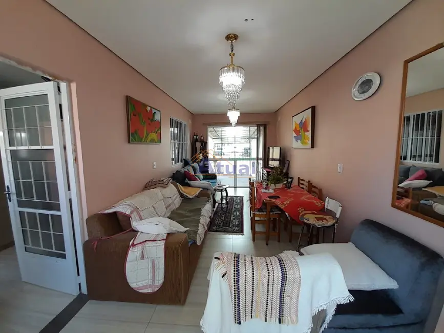 Casa com 3 quartos à venda, 159m2 em Centro, Santo Angelo - RS - imagem 5 Foto 5 de Casa com 3 quartos à venda, 159m2 em Centro, Santo Angelo - RS