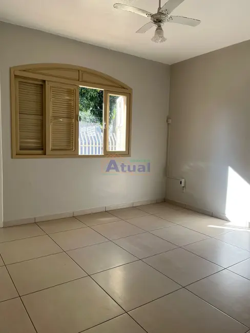 Casa com 3 quartos à venda, 184m2 em Centro, Santo Angelo - RS - imagem 4 Foto 4 de Casa com 3 quartos à venda, 184m2 em Centro, Santo Angelo - RS