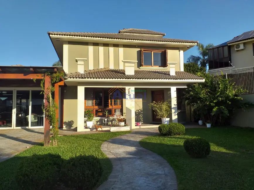 Foto 1 de Casa com 3 quartos à venda, 303m2 em Santo Angelo - RS