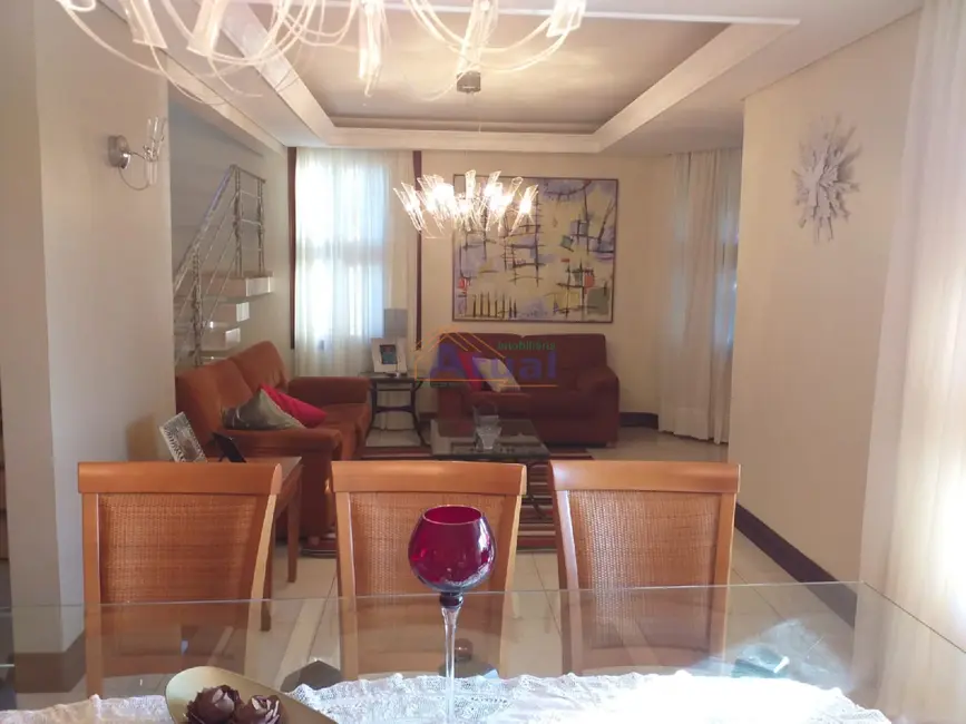 Casa com 3 quartos à venda, 303m2 em Santo Angelo - RS - imagem 9 Foto 9 de Casa com 3 quartos à venda, 303m2 em Santo Angelo - RS