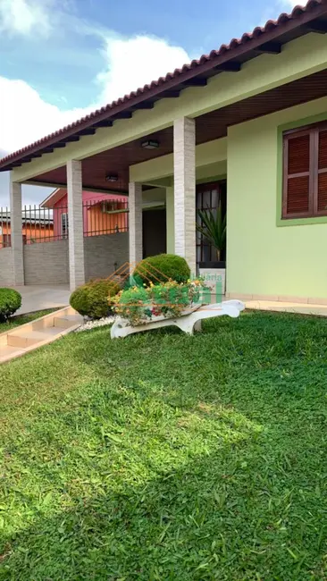 Foto 1 de Casa com 3 quartos à venda, 214m2 em Pippi, Santo Angelo - RS