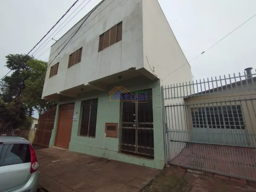 Foto 2 de Sobrado com 4 quartos à venda, 81m2 em Santo Angelo - RS