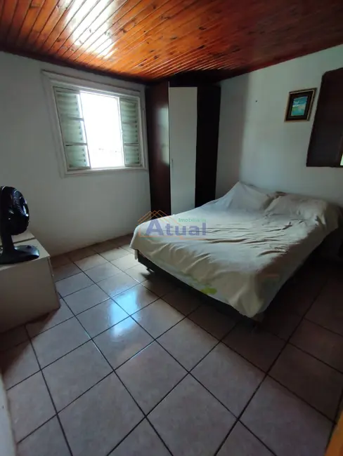 Casa com 3 quartos à venda, 124m2 em São Pedro, Santo Angelo - RS - imagem 6 Foto 6 de Casa com 3 quartos à venda, 124m2 em São Pedro, Santo Angelo - RS