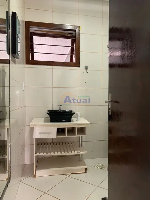 Sobrado com 4 quartos à venda, 238m2 em Centro, Santo Angelo - RS - imagem 8 Foto 8 de Sobrado com 4 quartos à venda, 238m2 em Centro, Santo Angelo - RS