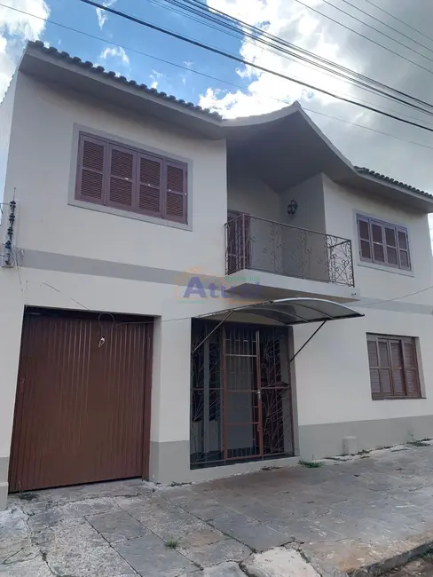 Foto 1 de Sobrado com 4 quartos à venda, 238m2 em Centro, Santo Angelo - RS