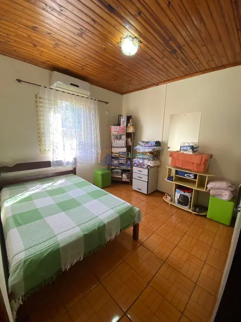 Foto 3 de Casa com 2 quartos à venda, 105m2 em Mário Pilau, Santo Angelo - RS