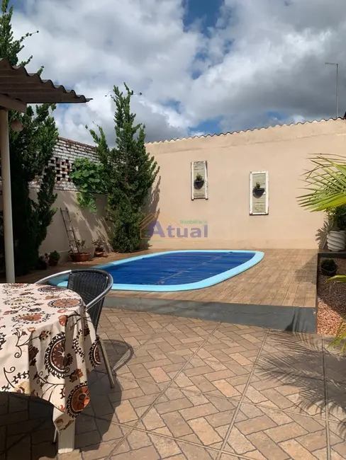 Casa com 4 quartos à venda, 180m2 em Rosenthal, Santo Angelo - RS - imagem 3 Foto 3 de Casa com 4 quartos à venda, 180m2 em Rosenthal, Santo Angelo - RS