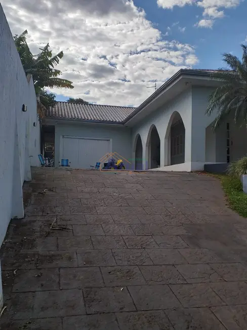 Casa com 5 quartos à venda, 490m2 em Oliveira, Santo Angelo - RS - imagem 4 Foto 4 de Casa com 5 quartos à venda, 490m2 em Oliveira, Santo Angelo - RS