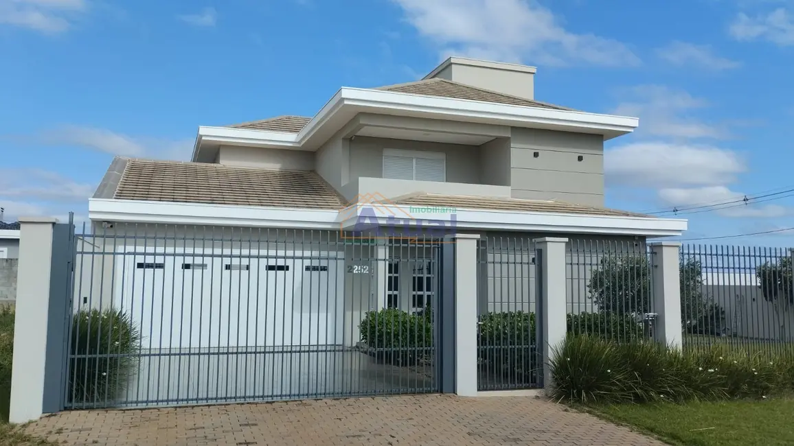 Foto 1 de Casa com 4 quartos à venda, 254m2 em Centro, Santo Angelo - RS