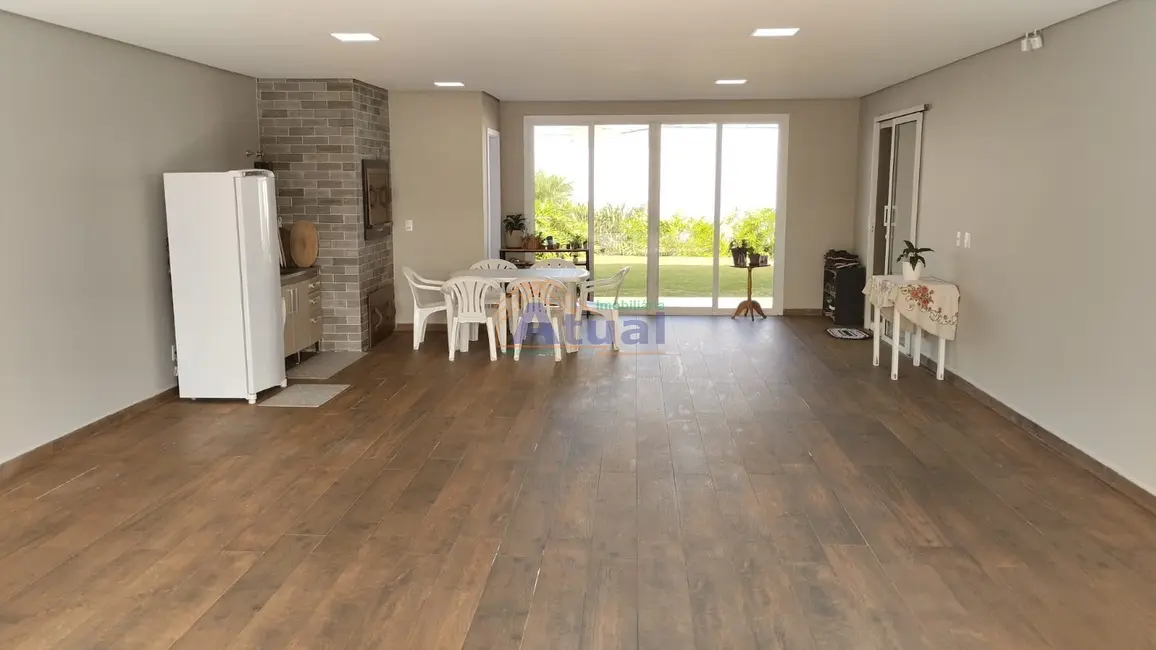 Casa com 4 quartos à venda, 254m2 em Centro, Santo Angelo - RS - imagem 3 Foto 3 de Casa com 4 quartos à venda, 254m2 em Centro, Santo Angelo - RS