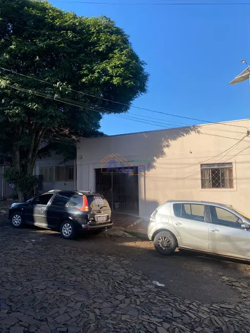 Foto 2 de Casa com 2 quartos à venda, 117m2 em Santo Angelo - RS