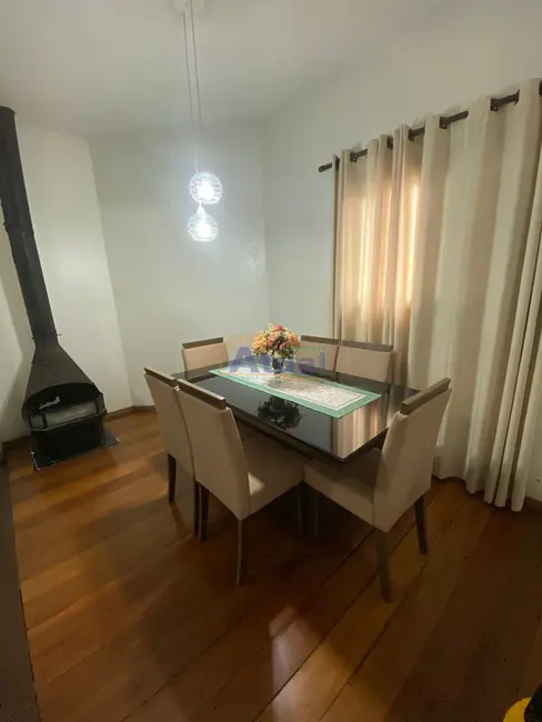 Casa com 2 quartos à venda, 136m2 em Centro, Santo Angelo - RS - imagem 6 Foto 6 de Casa com 2 quartos à venda, 136m2 em Centro, Santo Angelo - RS