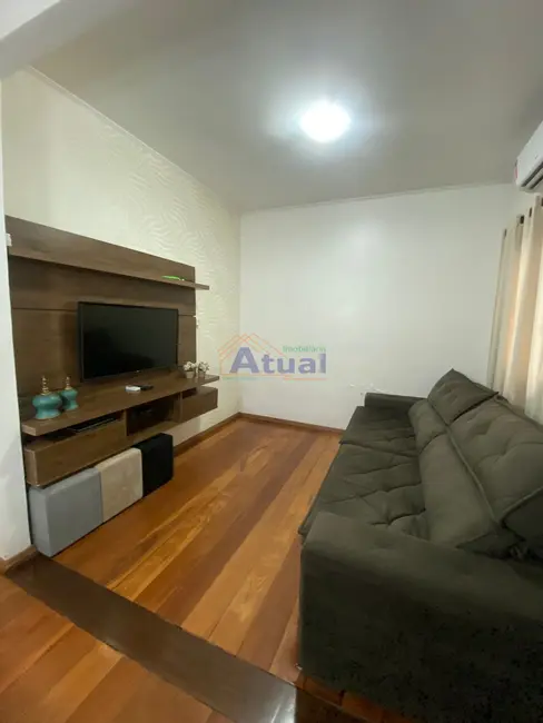 Foto 1 de Casa com 2 quartos à venda, 136m2 em Centro, Santo Angelo - RS