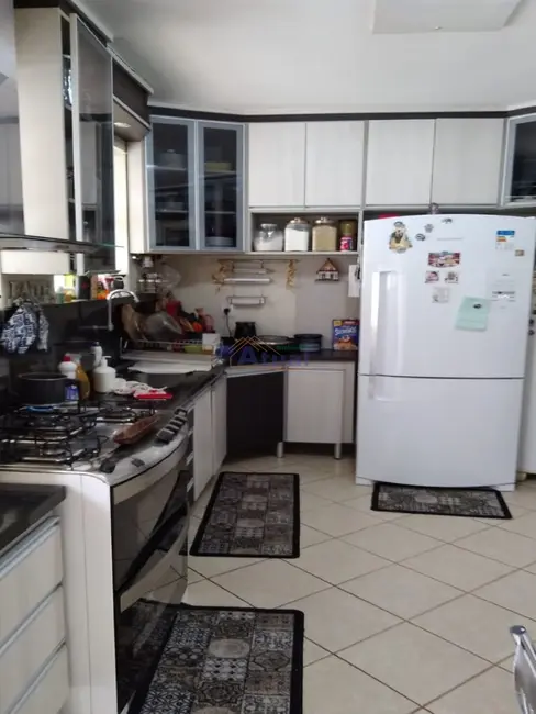 Foto 8 de Casa com 4 quartos à venda e para alugar, 300m2 em Santo Angelo - RS