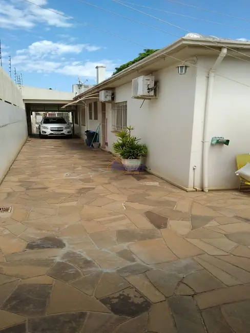 Foto 3 de Casa com 4 quartos à venda e para alugar, 300m2 em Santo Angelo - RS