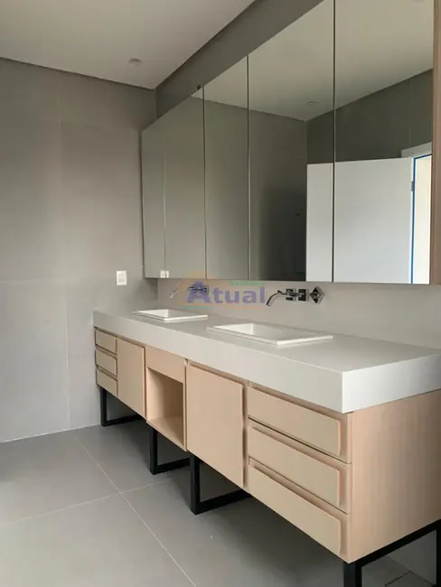Sobrado com 2 quartos à venda, 284m2 em Centro, Santo Angelo - RS - imagem 4 Foto 4 de Sobrado com 2 quartos à venda, 284m2 em Centro, Santo Angelo - RS