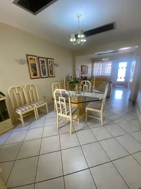 Foto 3 de Casa com 3 quartos à venda, 167m2 em Centro, Santo Angelo - RS