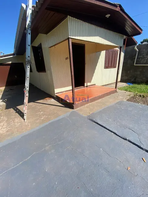 Foto 1 de Casa com 4 quartos à venda, 98m2 em Santo Angelo - RS