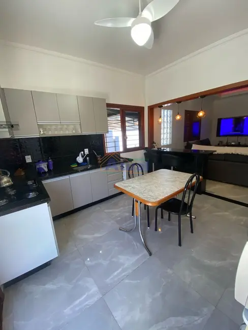 Casa com 2 quartos à venda, 188m2 em Mário Pilau, Santo Angelo - RS - imagem 9 Foto 9 de Casa com 2 quartos à venda, 188m2 em Mário Pilau, Santo Angelo - RS