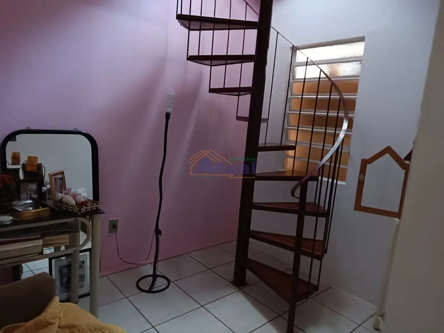 Sobrado com 2 quartos à venda, 228m2 em COHAB, Santo Angelo - RS - imagem 8 Foto 8 de Sobrado com 2 quartos à venda, 228m2 em COHAB, Santo Angelo - RS