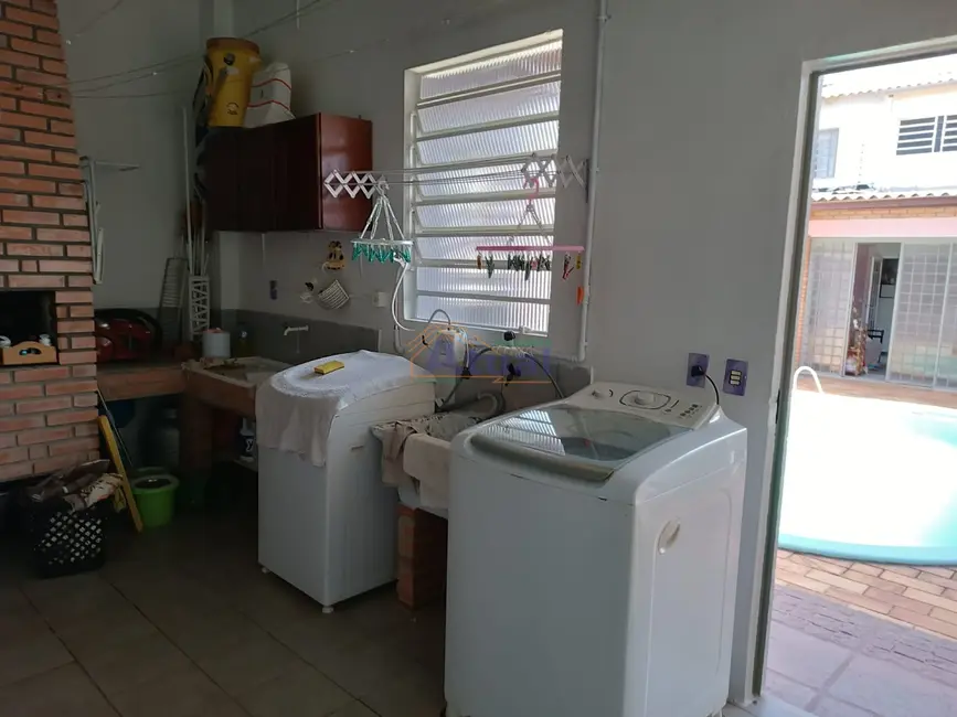 Sobrado com 2 quartos à venda, 228m2 em COHAB, Santo Angelo - RS - imagem 3 Foto 3 de Sobrado com 2 quartos à venda, 228m2 em COHAB, Santo Angelo - RS