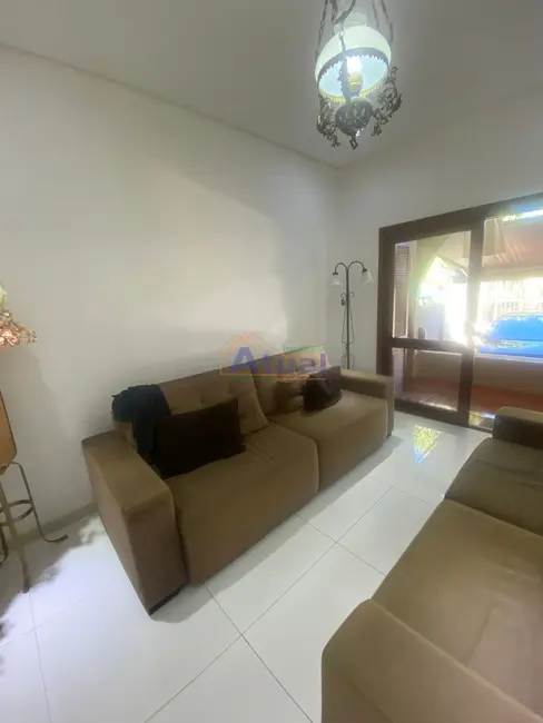 Foto 2 de Casa com 2 quartos à venda, 132m2 em Centro, Santo Angelo - RS