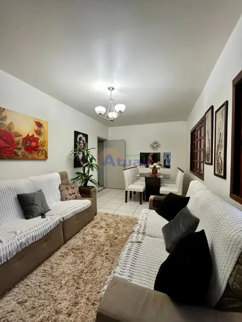 Foto 3 de Casa com 2 quartos à venda, 268m2 em Santo Angelo - RS
