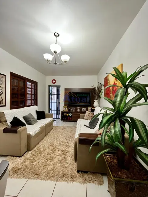 Foto 2 de Casa com 2 quartos à venda, 268m2 em Santo Angelo - RS